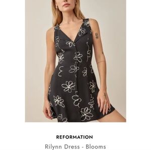 Reformation Rilynn Dress Blooms size 2 sleeveless mini v-neck front buttons